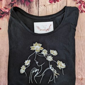 Seerosenblüten Frau